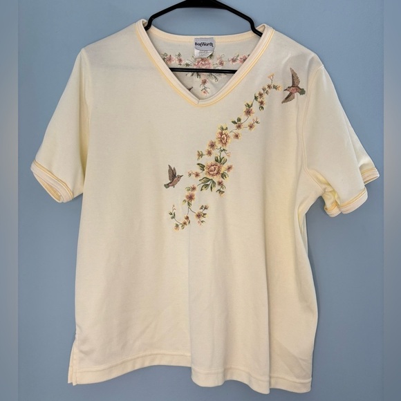 Bon Worth Tops - BonWorth Shirt Women’s Size Small Petite Hummingbird Floral Embroidered
